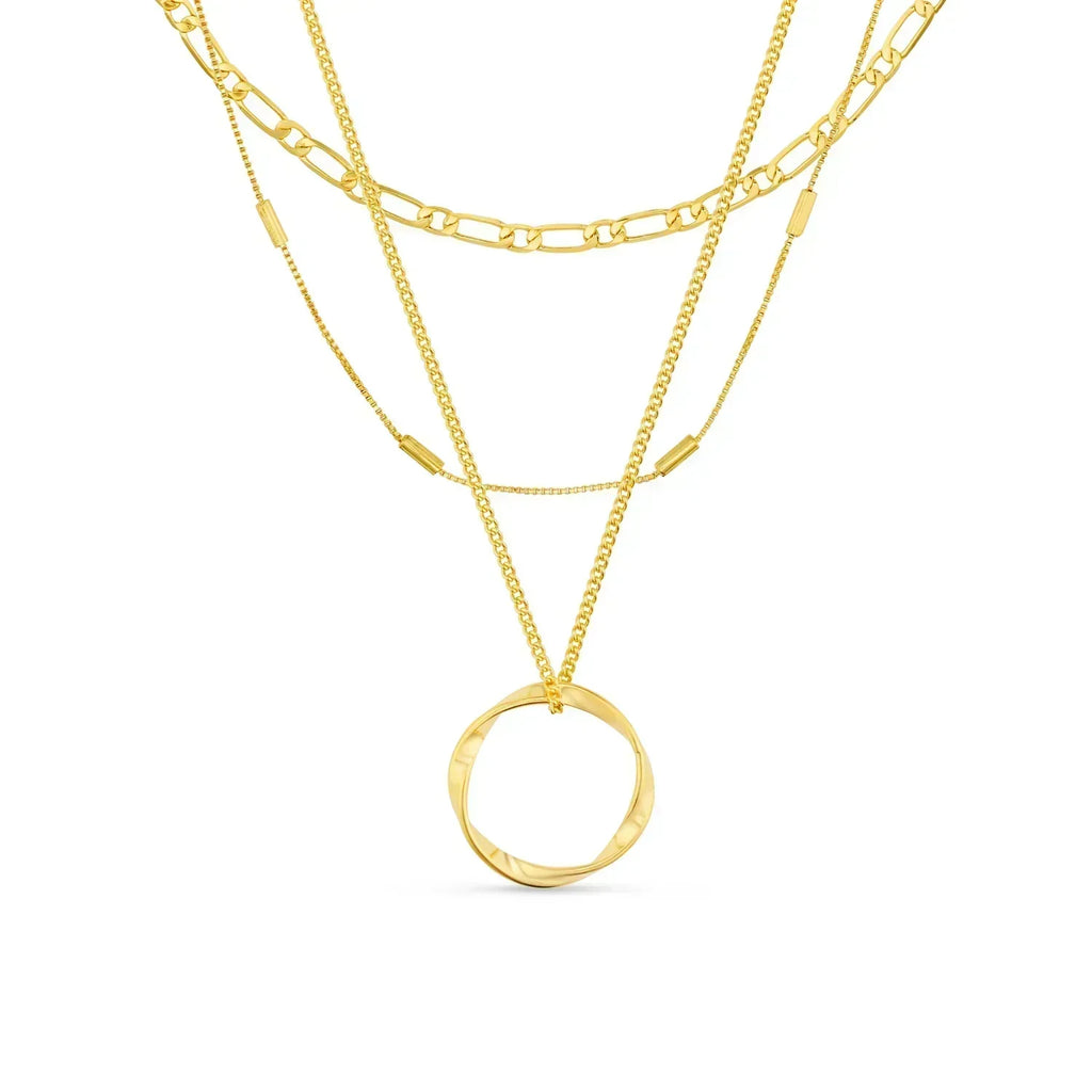 Collar de Tres Capas con Círculo Abierto