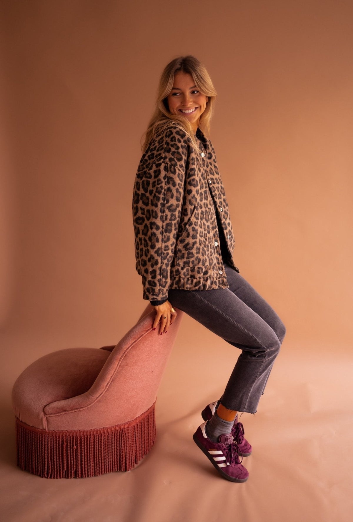 Isa Chaqueta Corta con Estampado de Leopardo